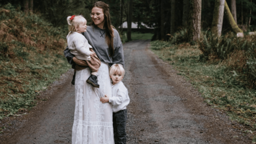 Justine says a birdnesting custody arrangement works for her family.